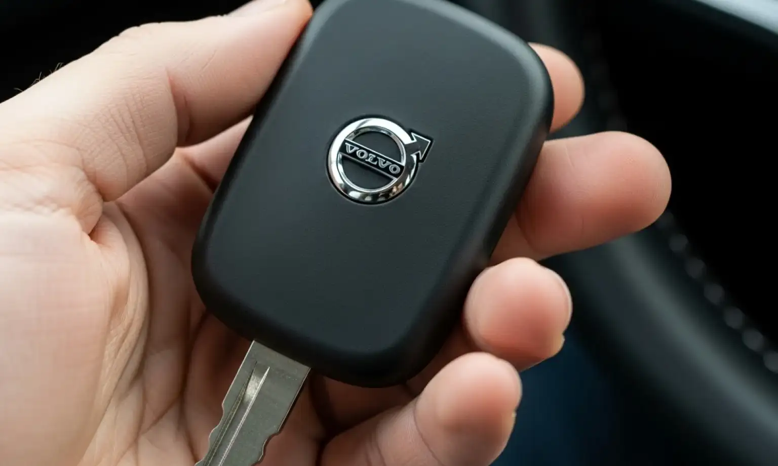 Finding a Locksmith for Volvo: Dealer vs. Specialist