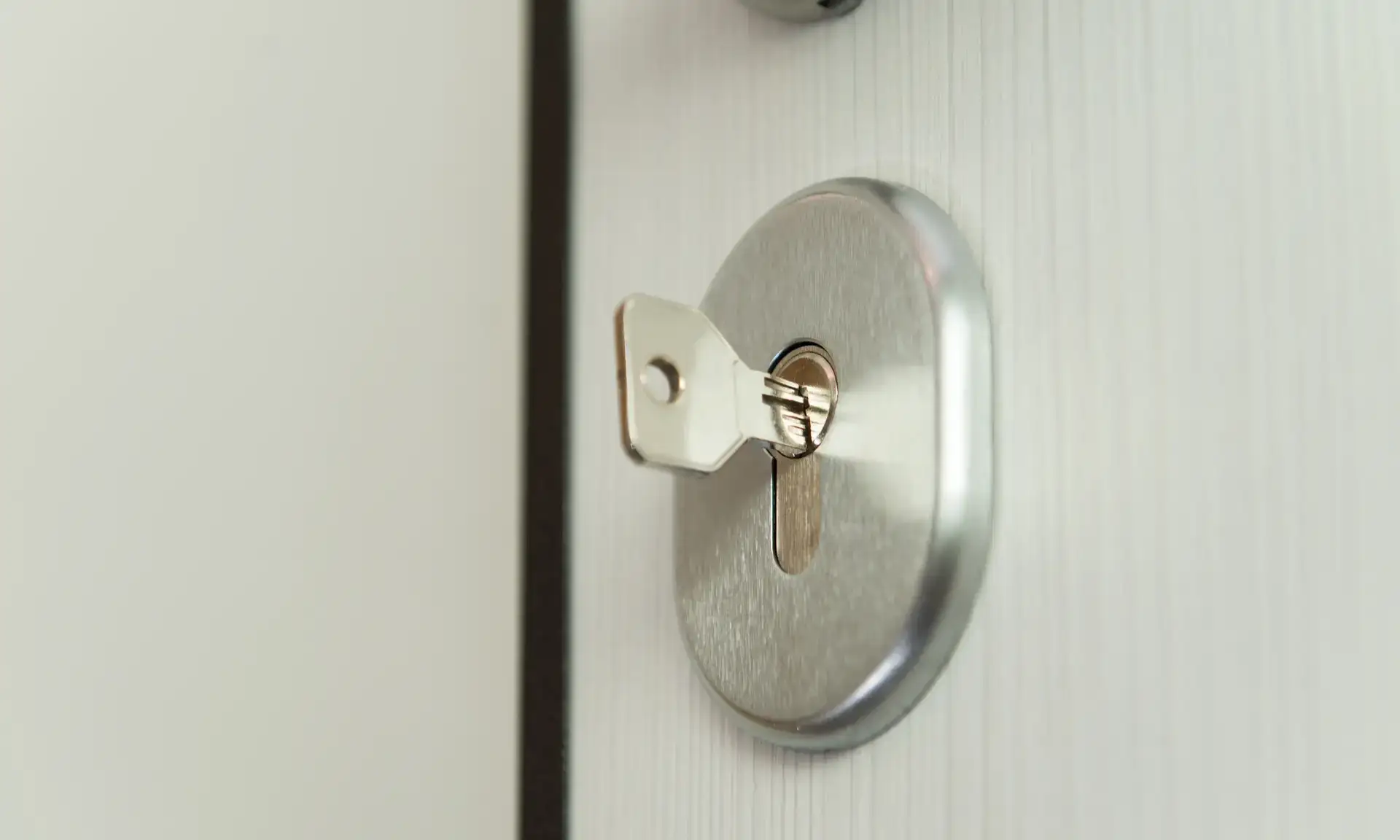 How to Remove a Deadbolt Lock from a Door in 3 Easy Steps