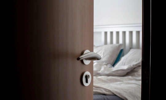 How to Pick a Lock on a Bedroom Door with a Credit Card