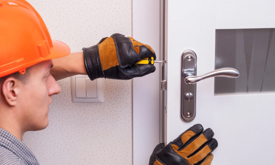 Top Tips for Choosing a Reliable Locksmith