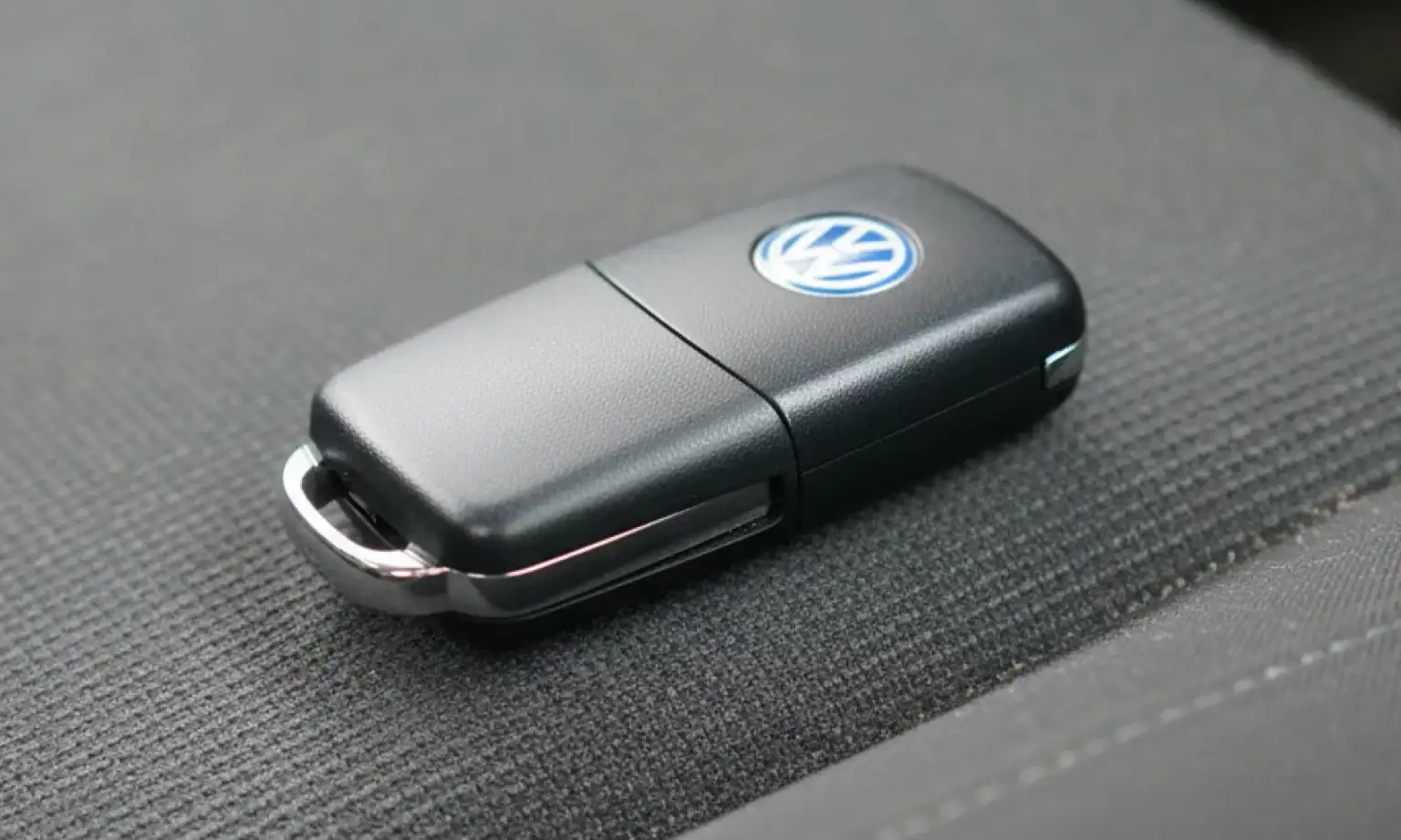 The Most Reliable Option: Professional VW Key Fob Programming