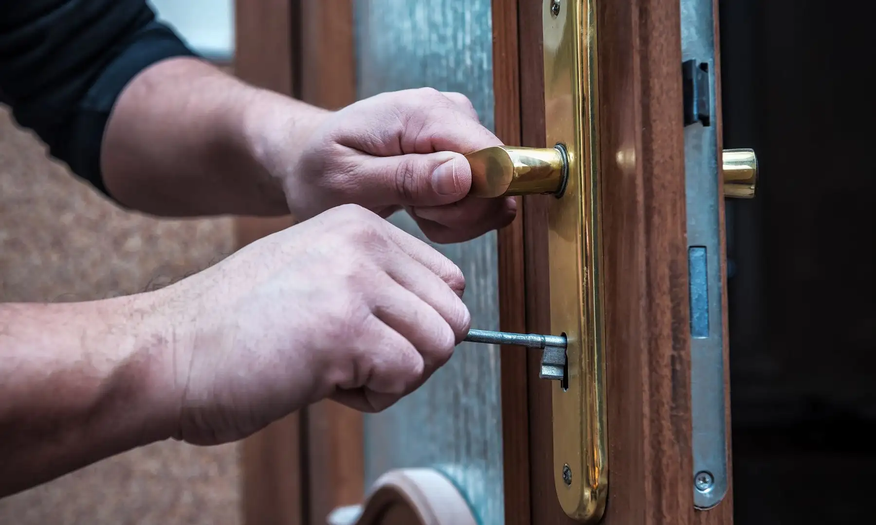 How to Take Out the Lock Cylinder from a Mortise Lock