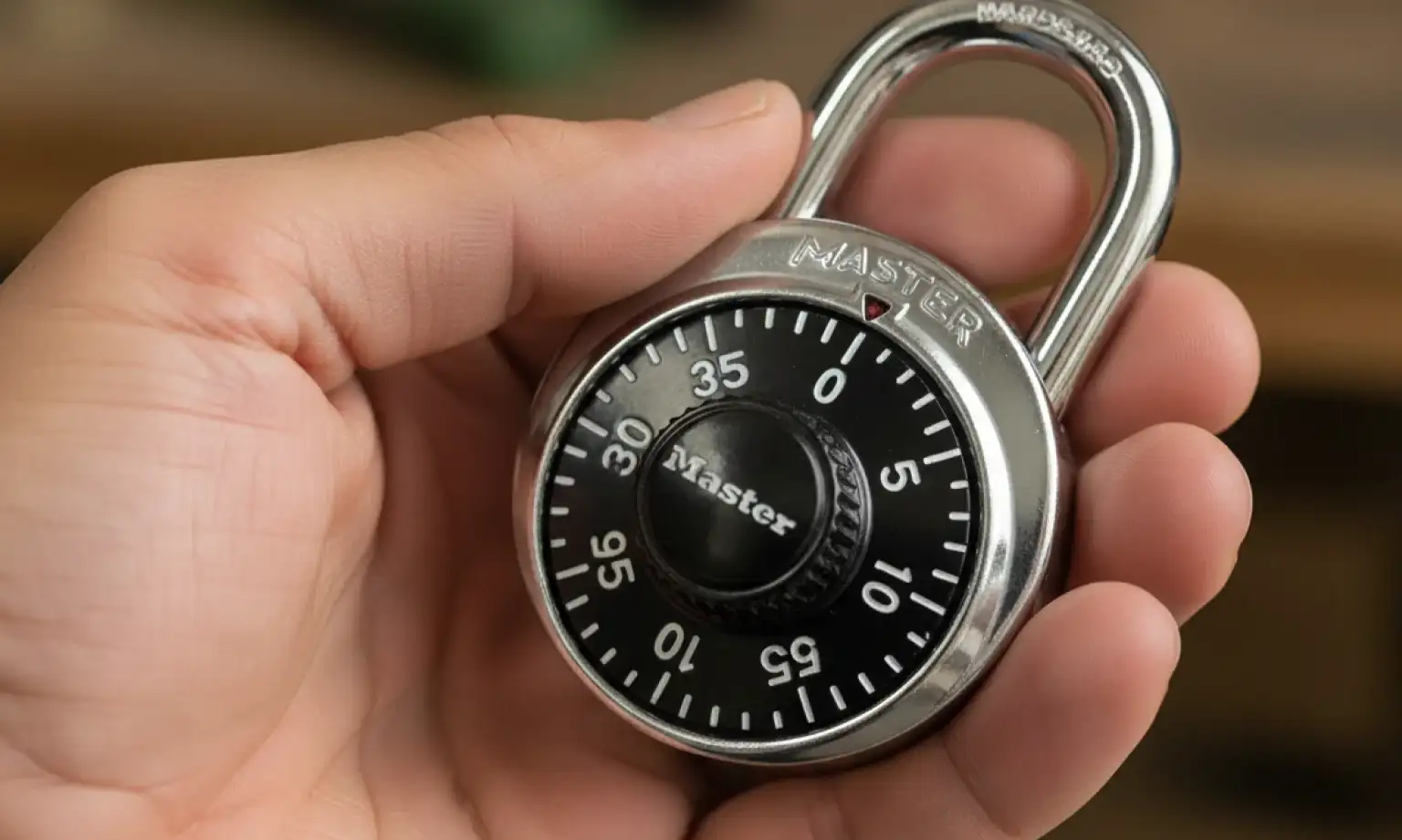 How Lockers with Built‑In Combination Locks Work