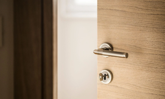 How to Pick a Lock on a Bedroom Door 