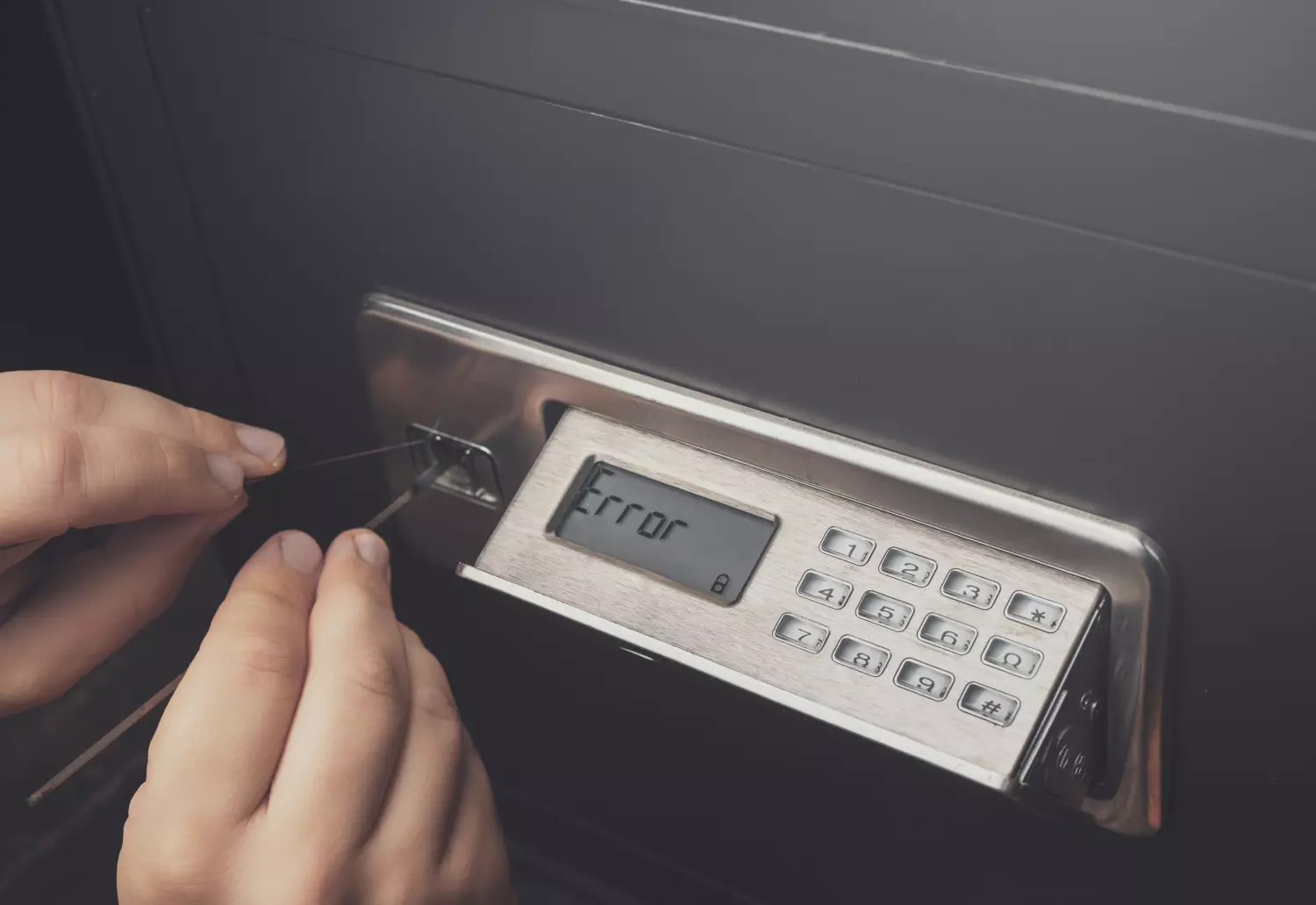 Electronic door lock error screen during lock repair