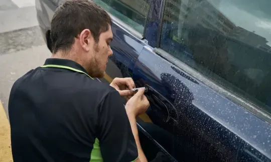 locksmith unlock a car