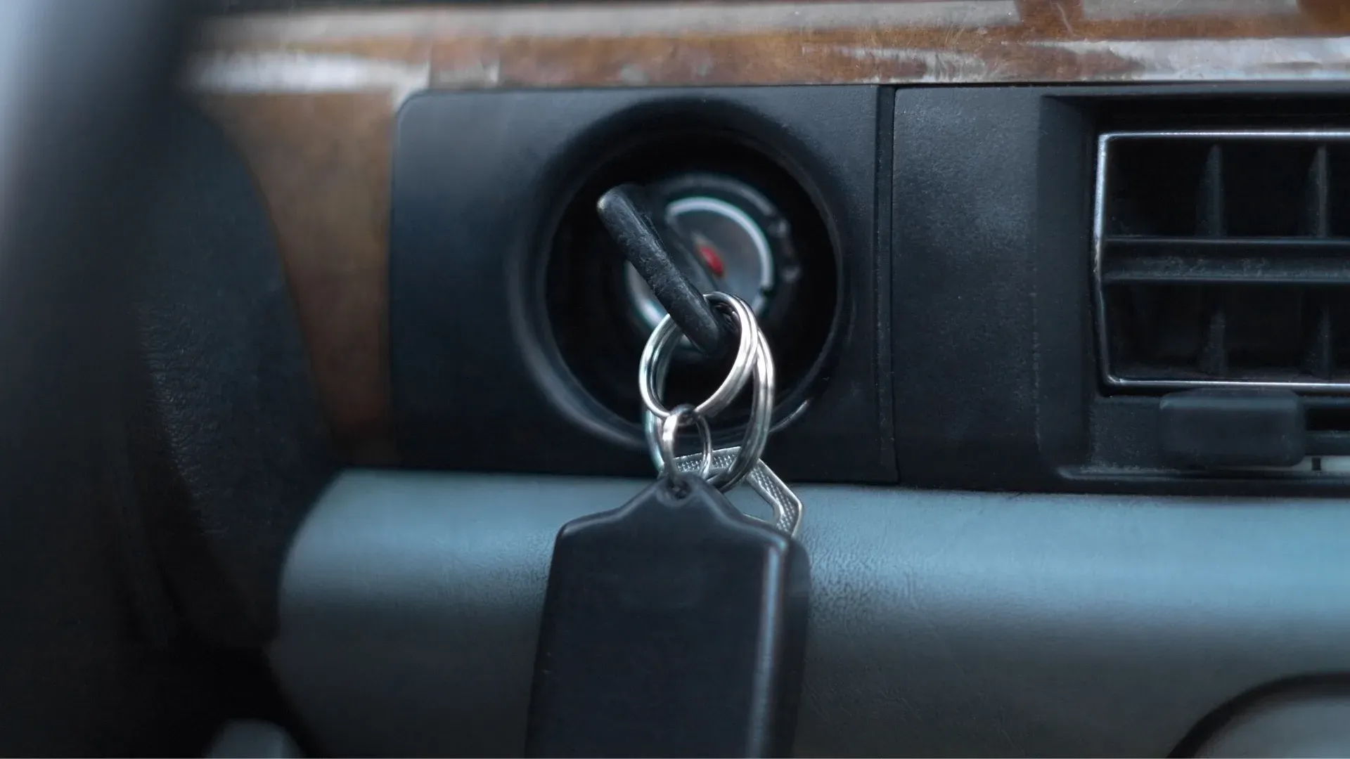 Steps a Locksmith Takes to Solve Ignition Problems