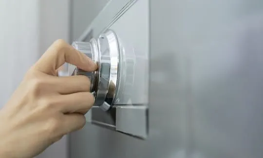 change combination of safe lock