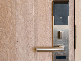 How to Lock a Folding Door: Easy Security Options