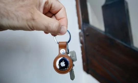 keys with airtag