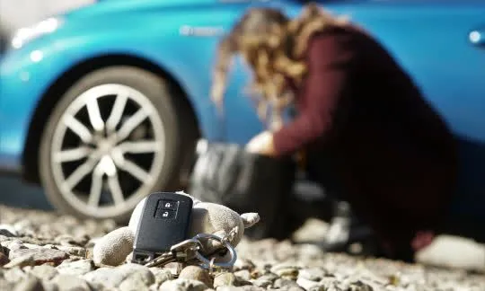 woman has lost a car keys