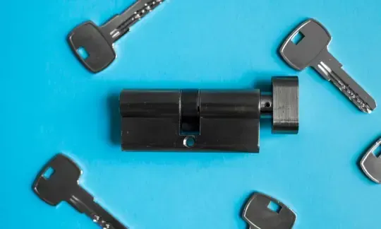 lock with keys on table
