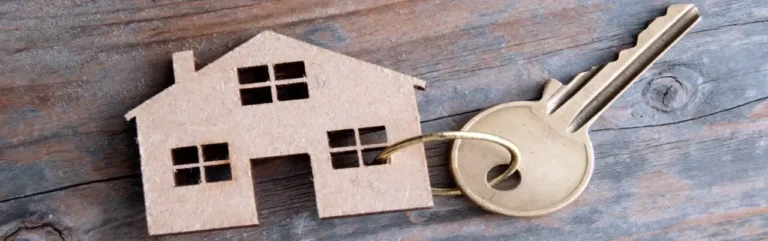 Simplifying Access: Navigating the Advantages and Challenges of a Universal Key System