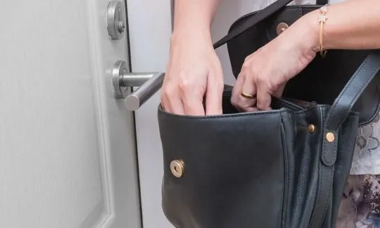 woman lose her keys