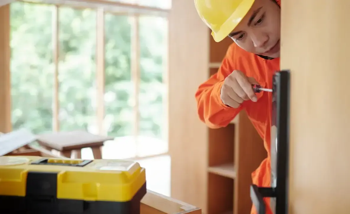 Locksmith Learning Smart Lock Installation