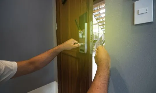 door lock repair